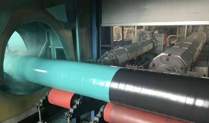 shows-coated-pipe-under-production